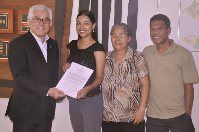 Ana Cristima comemora a posse  junto com a família