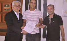 Danilo Cândido Vieira foi recepcionado pelo diretor da Feac, Anderson Dantas, unidade onde ele ficará lotado