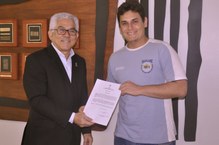 Diego Arcanjo, assistente em administração