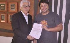 Edmilson Canel, programador visual, vai para a Faculdade de Letras