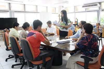 Leitura de Termo de Ética feita pela nova docente Danielle Araújo