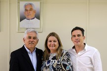 Eurico Lôbo ao lado de sua esposa, Tânia e seu filho, Gabriel