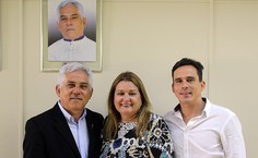 Eurico Lôbo ao lado de sua esposa, Tânia e seu filho, Gabriel