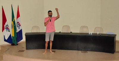 Fernando Peron na palestra 'Do nada para lugar nenhum' - Fotos Daniel Araújo