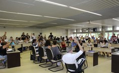 Conselheiros em votação