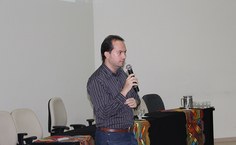 Jouber Lessa, da Proginst, apresenta a estrutura organizacional da Ufal