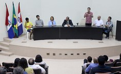 Representantes de entidades prestigiam posse. Foto: Mariana Madeiro