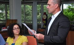 Diretor do DAP, Frederich Ebrahim, durante leitura do termo de Posse. Foto: Thiago Prado.
