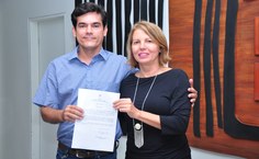 Diretor do DAP, Frederich Ebrahim, durante leitura do termo de Posse. Foto: Thiago Prado.