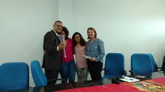Estudantes homenagearam a reitora e o vice reitor