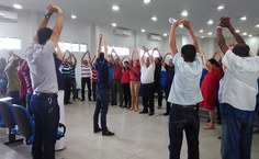 Servidores participaram de ginástica laboral no início da programação