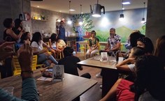 Lançamento do livri 'Muito além da cartolina'