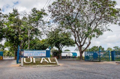 Gestores da Ufal trabalham para cumprir prazo estabelecido pelo MPDG. Foto: Renner Boldrino | nothing