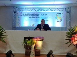 Professor faz conferência em evento nacional sobre uso pedagógico das tecnologias