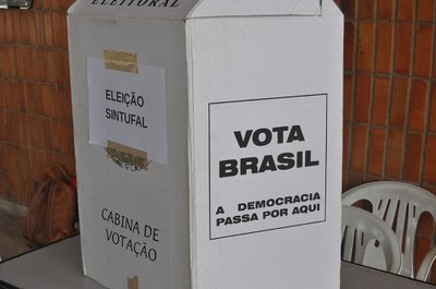 Eleitores têm até o final da tarde para escolher a próxima gestão do Sintufal. Foto: Renner Boldrino