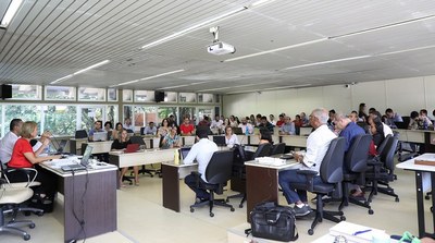 Consuni reafirma defesa do ensino e da pesquisa nas áreas de Ciências Humanas e Sociais