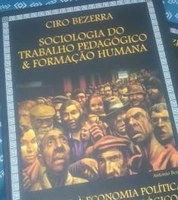 Professor Ciro Bezerra lança livros no Centro de Estudos do HU