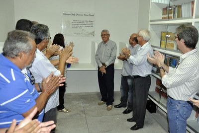 Professor Chico Potiguar na inauguração da Biblioteca com seu nome, em 2015 | nothing