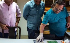 Cezar Nonato, Clayton Santos e Sérgio Onofre conhecendo acervo do MTB