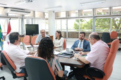 Reunião aconteceu nesta segunda-feira no gabinete da Reitoria | nothing