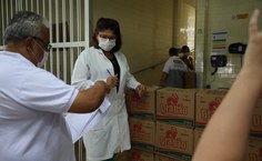 Recebimento das doações. (Foto: Thiago Prado)
