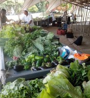 Agricultores familiares confirmam com servidores interesse por produtos