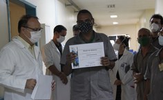 Servidores receberam moção de aplausos