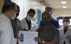 Servidores receberam moção de aplausos