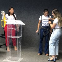 Professora integra projeto que capacita mulheres para atuarem na construção civil