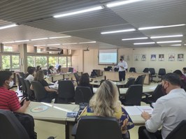 Servidores participam de curso presencial sobre licitações e contratos