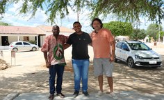 Professores Vagner Bijagó e Flávio Moraes com Jaelson Florêncio