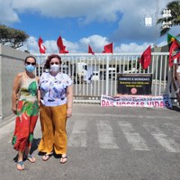 Professoras de Arquitetura e Urbanismo participam de ato público