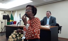 Carminha, como cerimonialista no Fórum Anual dos Cerimonialistas Universitários, tealizado em 2019