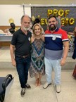 O casal e o filho, professor Henrique Goulart