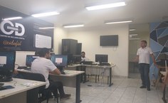 Instrutores do CID são capacitados para atender estudantes com deficiência visual