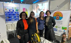 Professora Cláudia Sampaio, do ITCBio, prestigiou a Expedição no evento. Foto: Emerson Soares