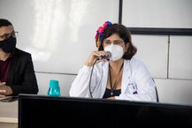 Vice-reitora Eliane Cavalcanti dá as boas-vindas aos participantes do evento e destaca a importância da capacitação dos servidores