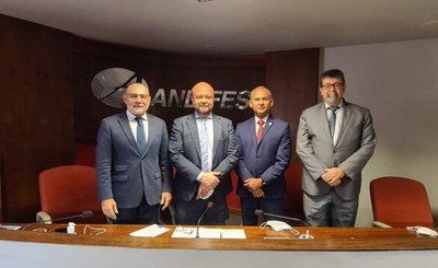 Da esquerda para a direita, reitor Alfredo Macedo Gomes (UFPE), reitor Ricardo Marcelo Fonseca (UFPR), reitor Evandro Aparecido Soares da Silva (UFMT) e reitor Dárcio Roberto Matheus (UFABC)