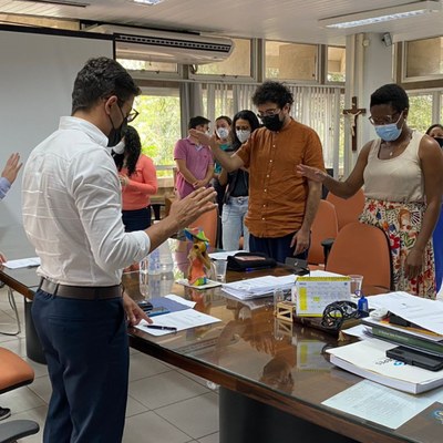 Novos servidores fazem juramento durante a posse (fotos Jacqueline Freire)