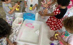 Crianças do maternal durante atividade do projeto