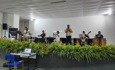 A abertura teve como atração o Grupo de Música Brasileira da Ufal, comandado pelo professor Clístenes Lisboa, do curso de licenciatura em Música da Universidade