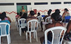 Atividade da Ites Ufal com as marisqueiras do Vergel do Lago