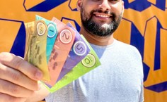 Professor Leonardo exibe os sururotes