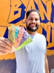 Professor Leonardo exibe os sururotes