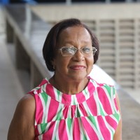 Aos 49 anos de serviço servidora conta que rotina universitária é “sentir-se viva”