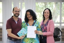 Professor Valdimir Caramori, Zíbia Oliveira e a professora Elaine Pimentel