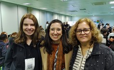 Priscila Muniz (jornalismo), Emanuelle Rodrigues e Sandra Nunes (relações públicas) no Encontro da Compós