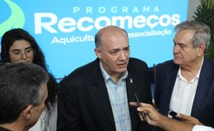 Reitor Josealdo Tonholo e o vice-governador Ronaldo Lessa