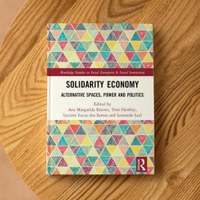 Professor da Ufal publica livro por editora multinacional britânica