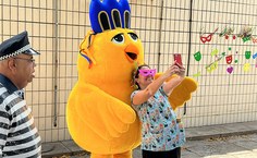 HU recebe visita do bloco carnavalesco Pinto da Madrugada